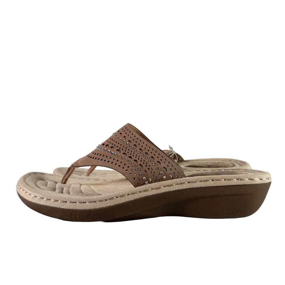 Cliffs by White Mountain Comate Tan Flip Flop Wedge Sandals Women's Size 9.5M